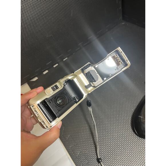 Olympus Stylus 150 Point & Shoot 35mm All Weather AF Zoom Film Camera W Strap - Picture 8 of 8